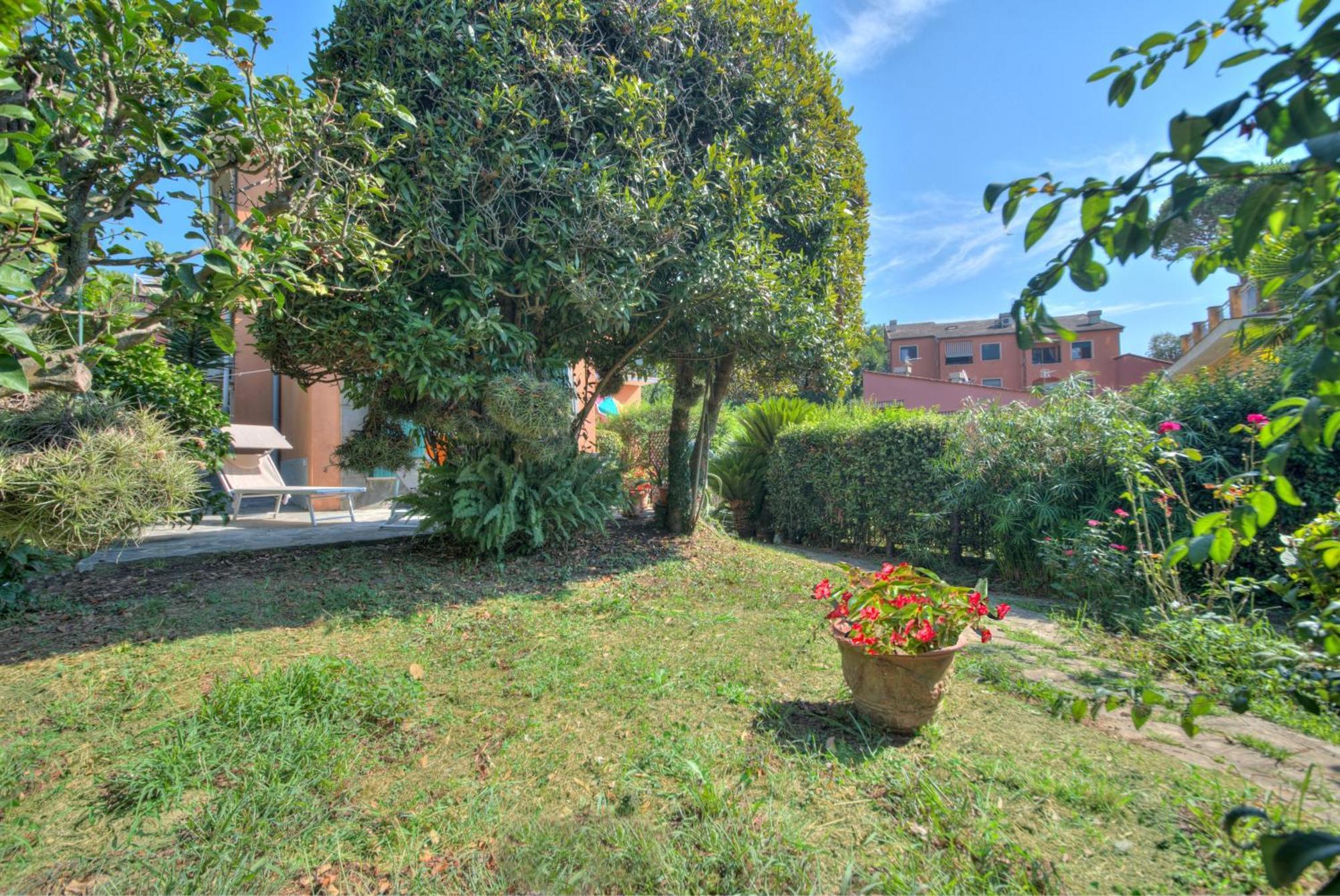 Nel Verde Rapallo Luaran gambar